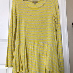 Soft tunic with split bottom. Like new.